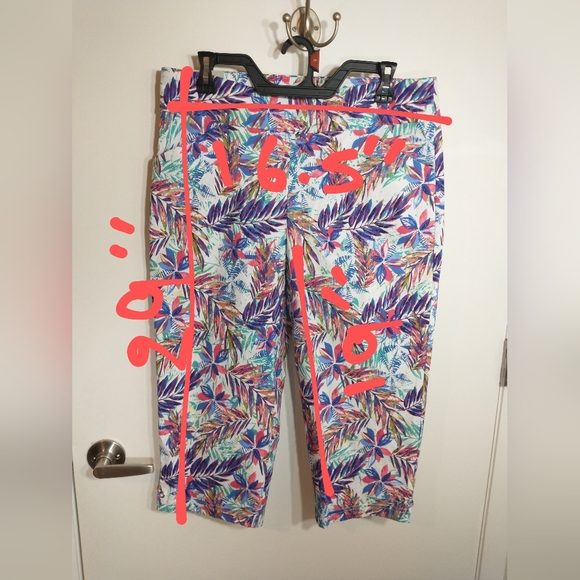 NWT Coral Bay Multi Color Floral Print Pull On Women's Capris Size 12P Set Of 2 - Picture 14 of 15